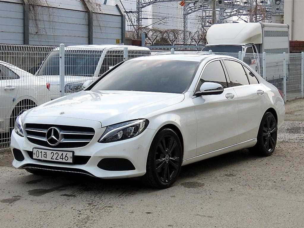 Mercedes Benz C Class - Vista 2