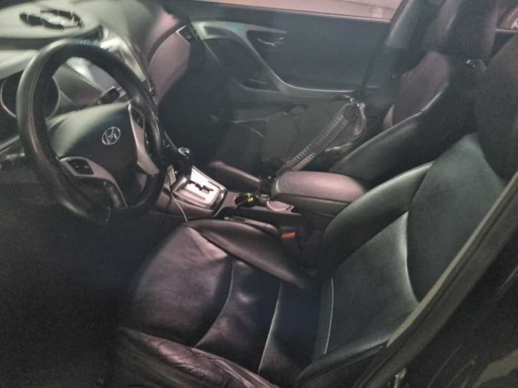 HYUNDAI Avante - Vista 4