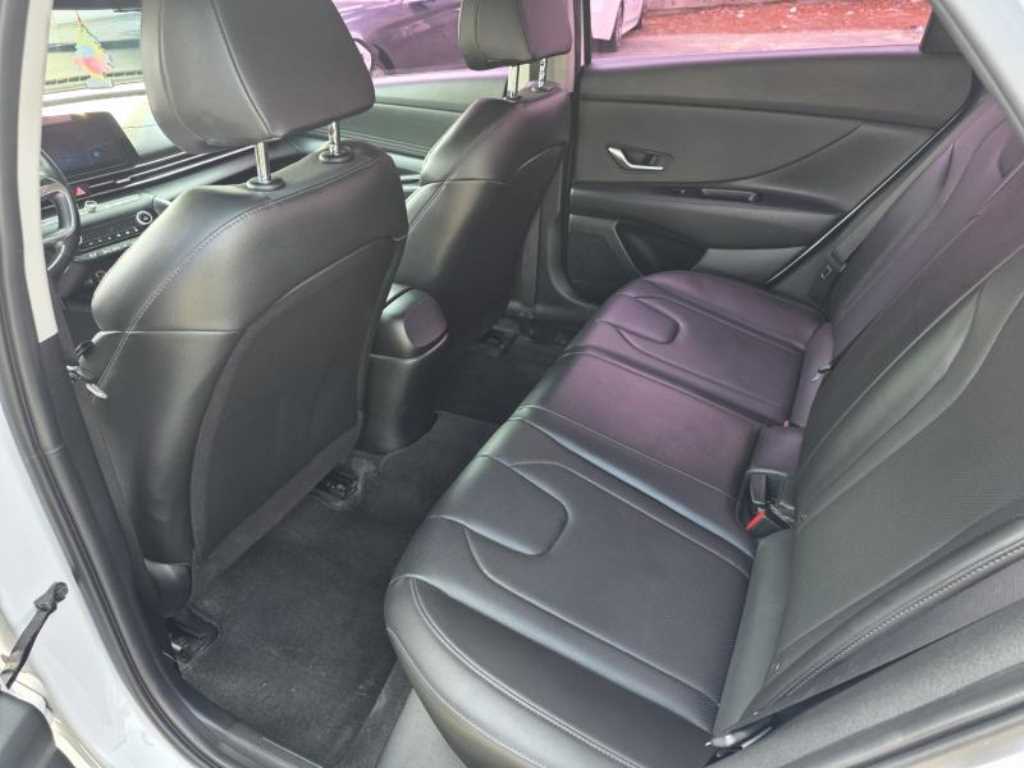 HYUNDAI Avante - Vista 12