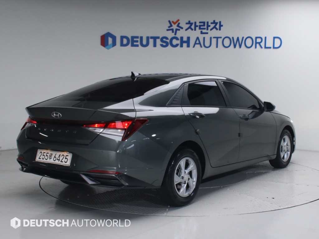 HYUNDAI Avante - Vista 4