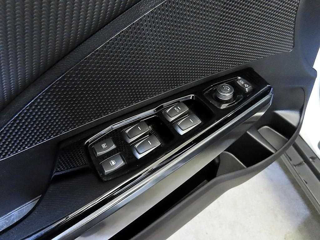 Ssangyong Tivoli 2021 Blanco - Importación desde Corea - HF Imports Iquique - Foto 13