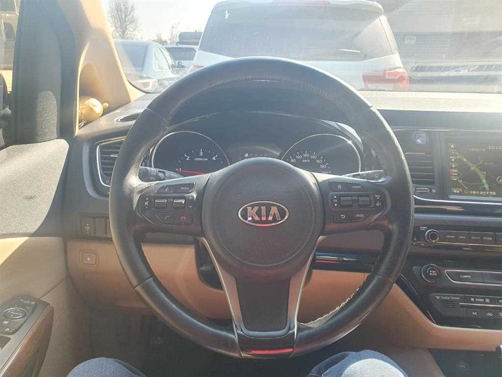 KIA Carnival 2016 Negro - Importación desde Corea - HF Imports Iquique - Foto 13