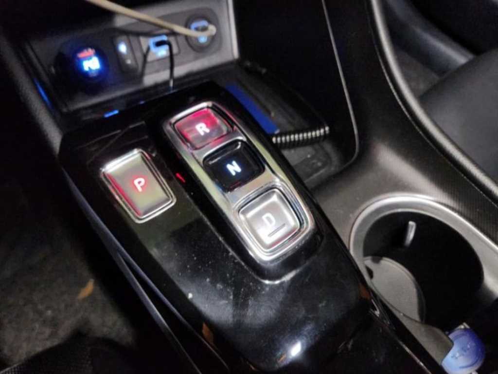 HYUNDAI Sonata - Vista 10