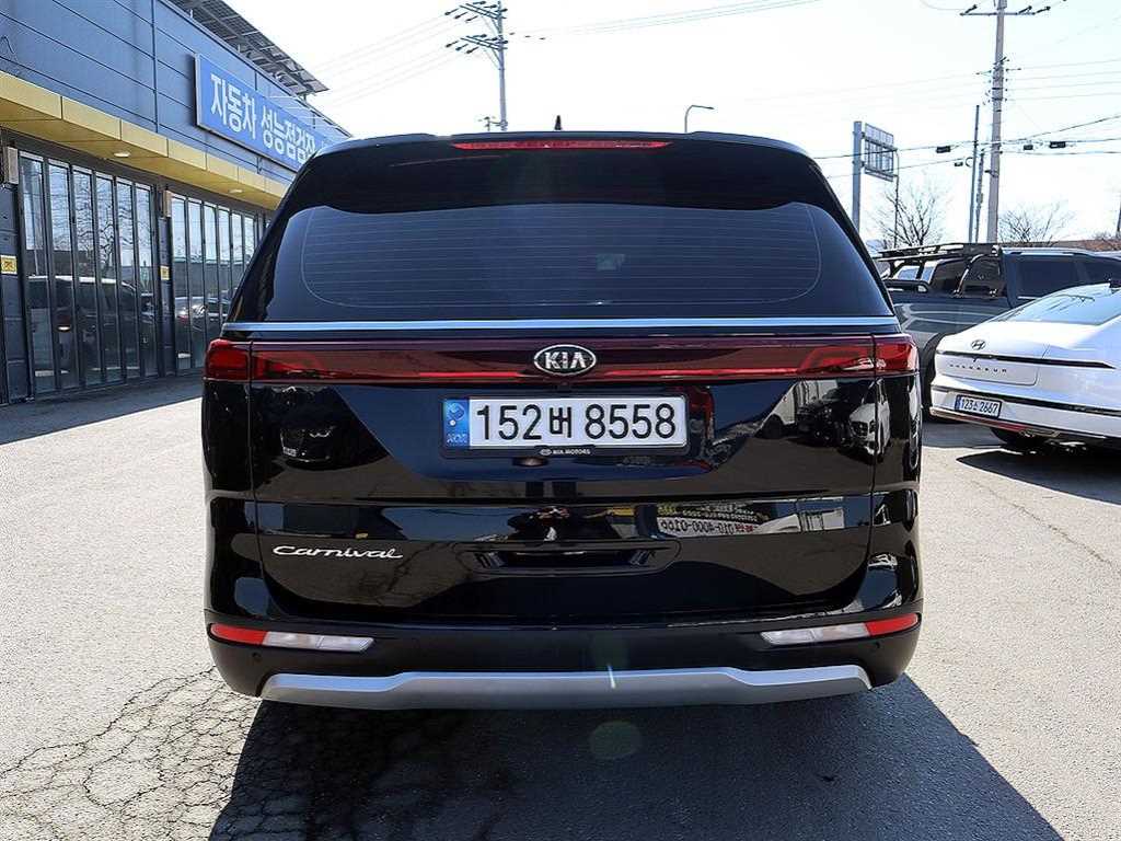 KIA Carnival - Vista 4