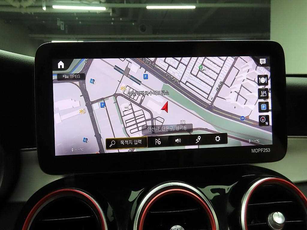 Mercedes Benz GLC Class - Vista 9