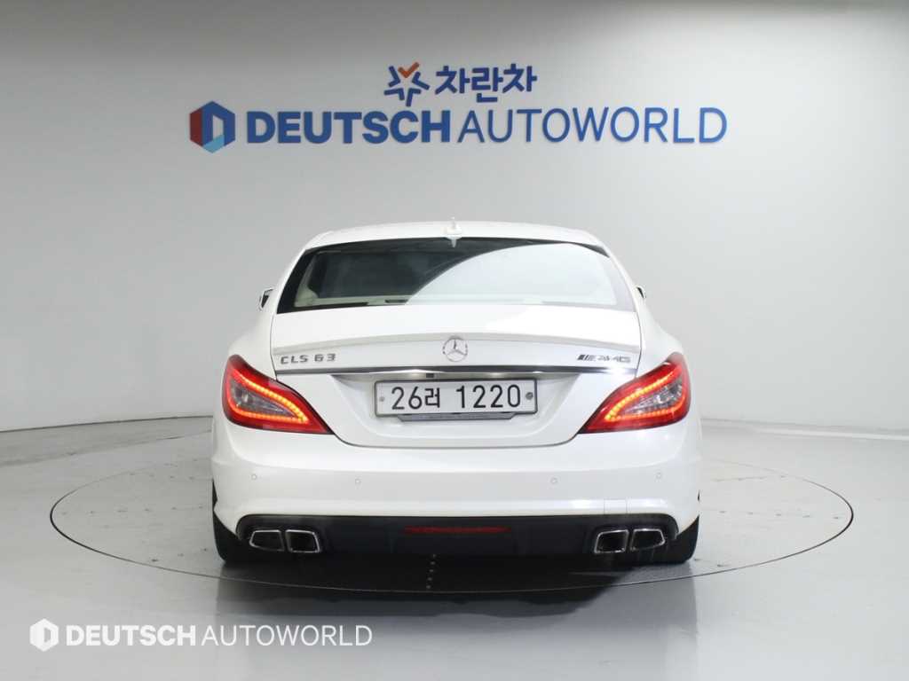 Mercedes Benz CLS Class - Vista 4