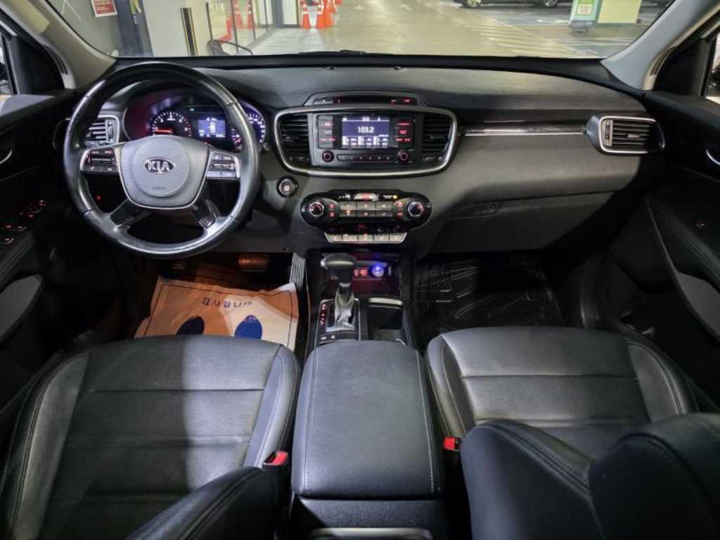KIA Sorento - Vista 9