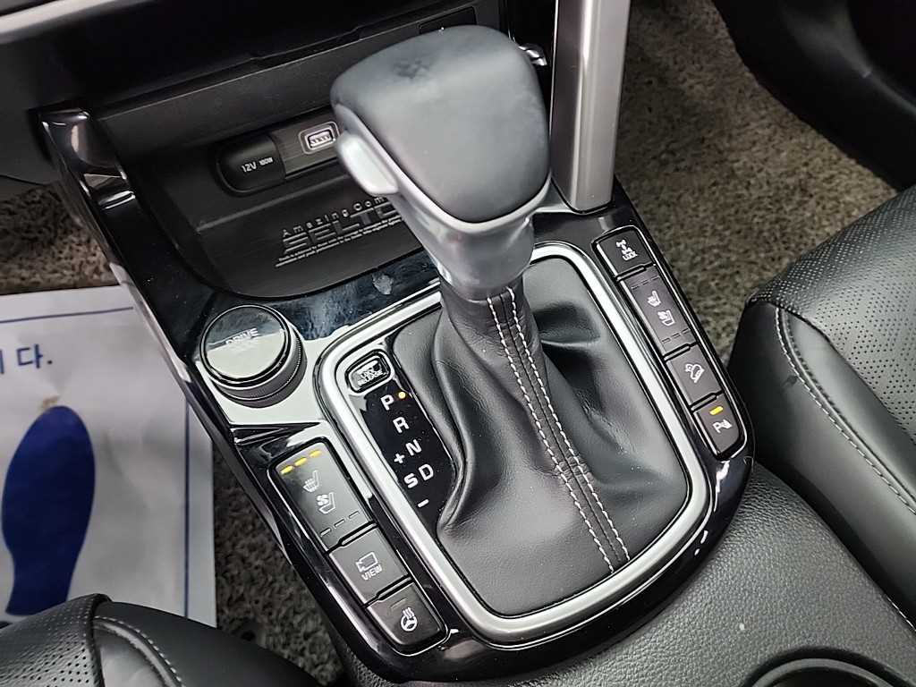 KIA Seltos - Vista 8