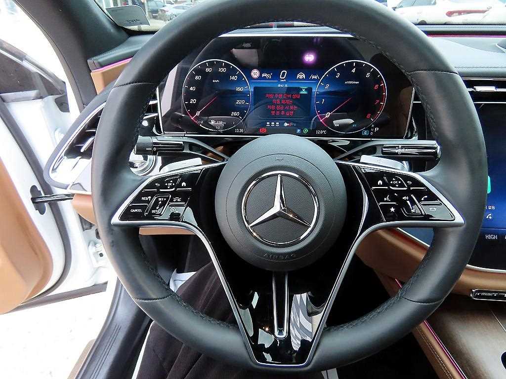 Mercedes Benz E class - Vista 8