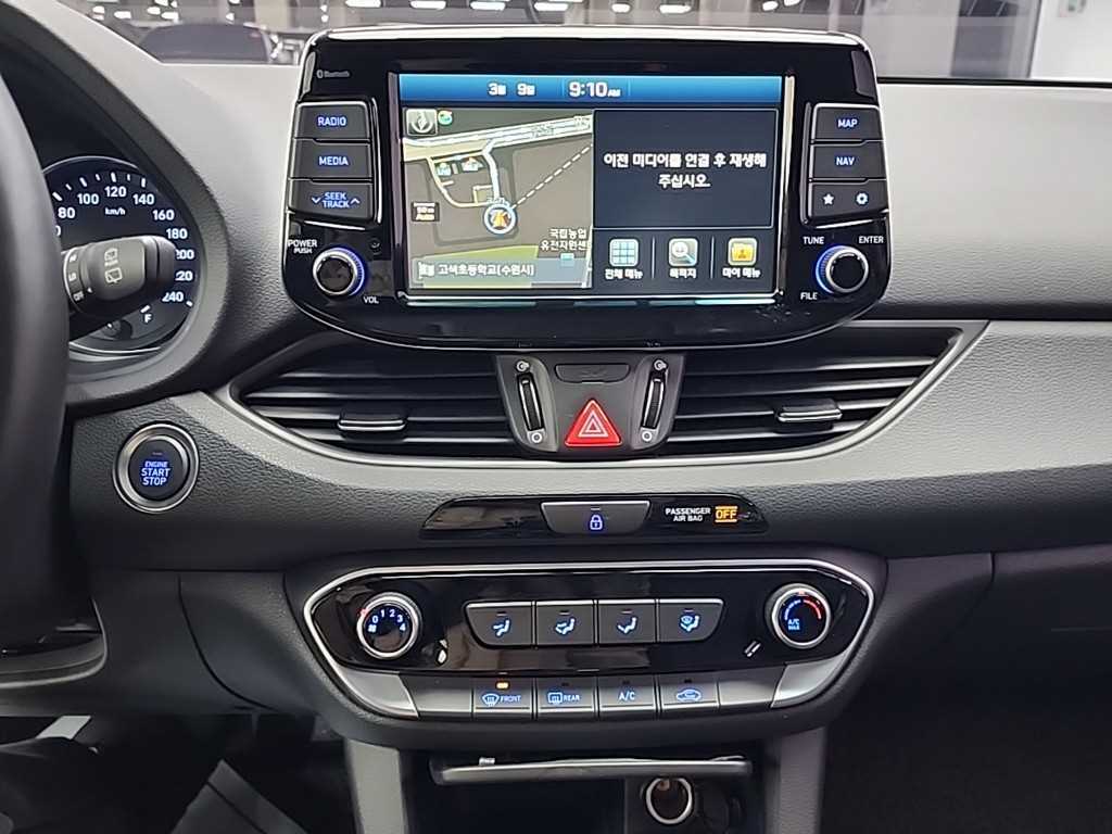 HYUNDAI i30 - Vista 10