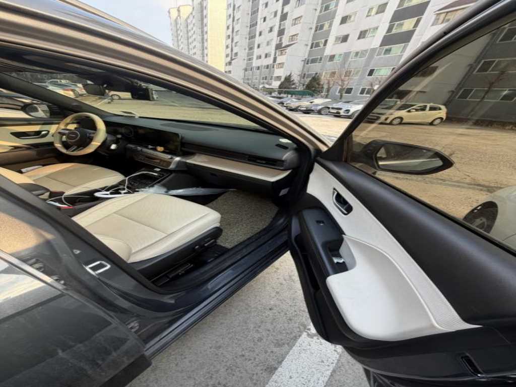 HYUNDAI Kona - Vista 4