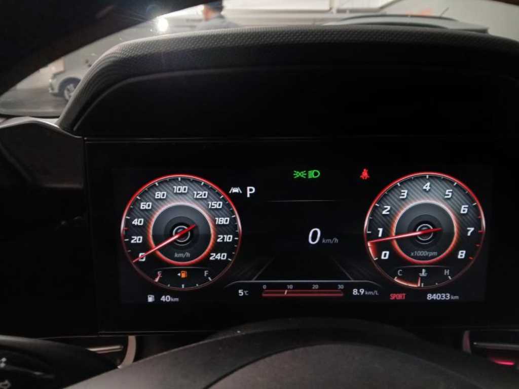 HYUNDAI Avante - Vista 9