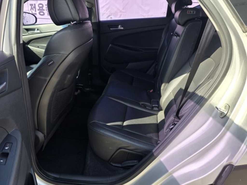 HYUNDAI Tucson - Vista 7