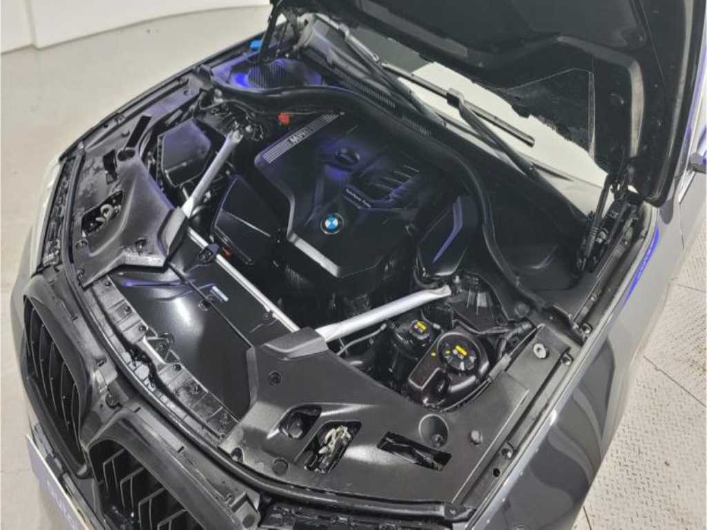 BMW 5 Series - Vista 8