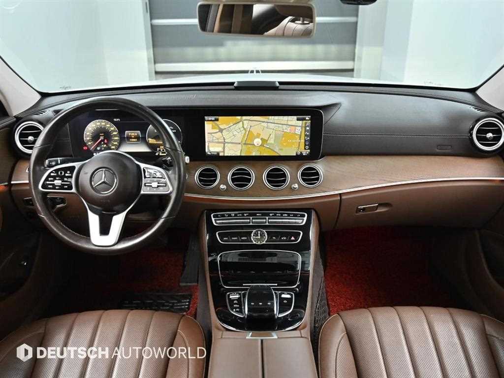 Mercedes Benz E class - Vista 7