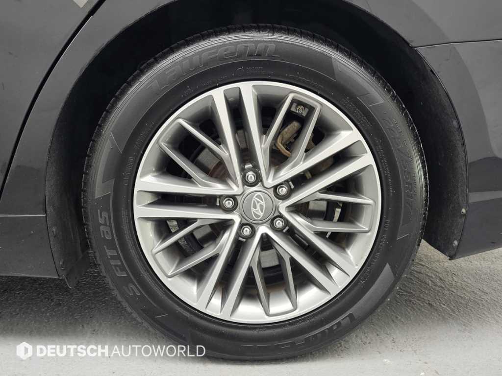 HYUNDAI Grandeur - Vista 5