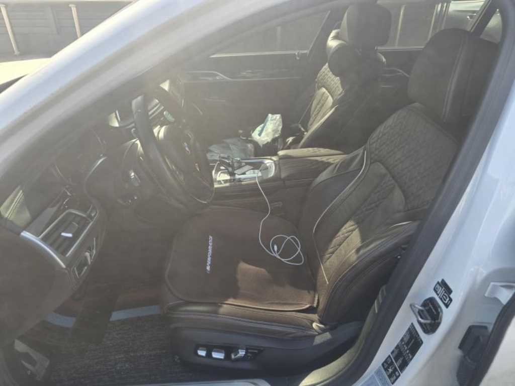 BMW 7 Series - Vista 12