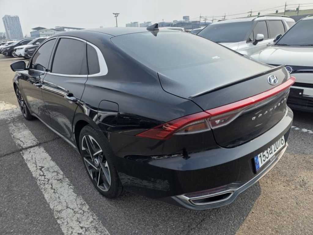 HYUNDAI Grandeur - Vista 4