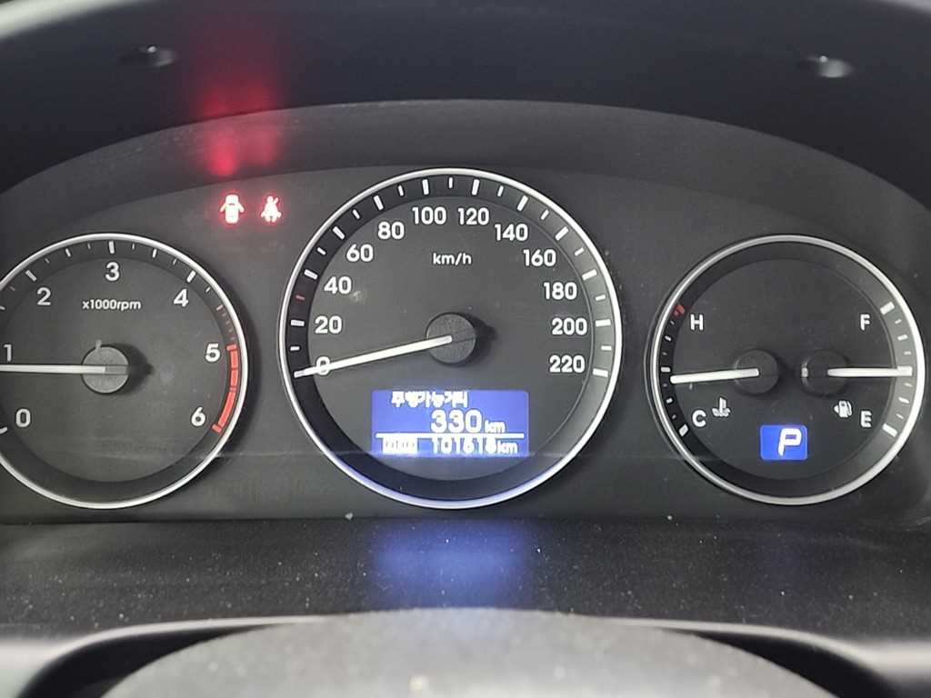 HYUNDAI Starex - Vista 6