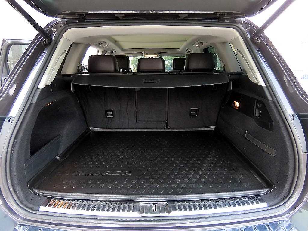 Volkswagen Touareg 2013 Gris - Importación desde Corea - HF Imports Iquique - Foto 17