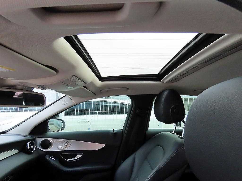 Mercedes Benz C Class 2018 Blanco - Importación desde Corea - HF Imports Iquique - Foto 17