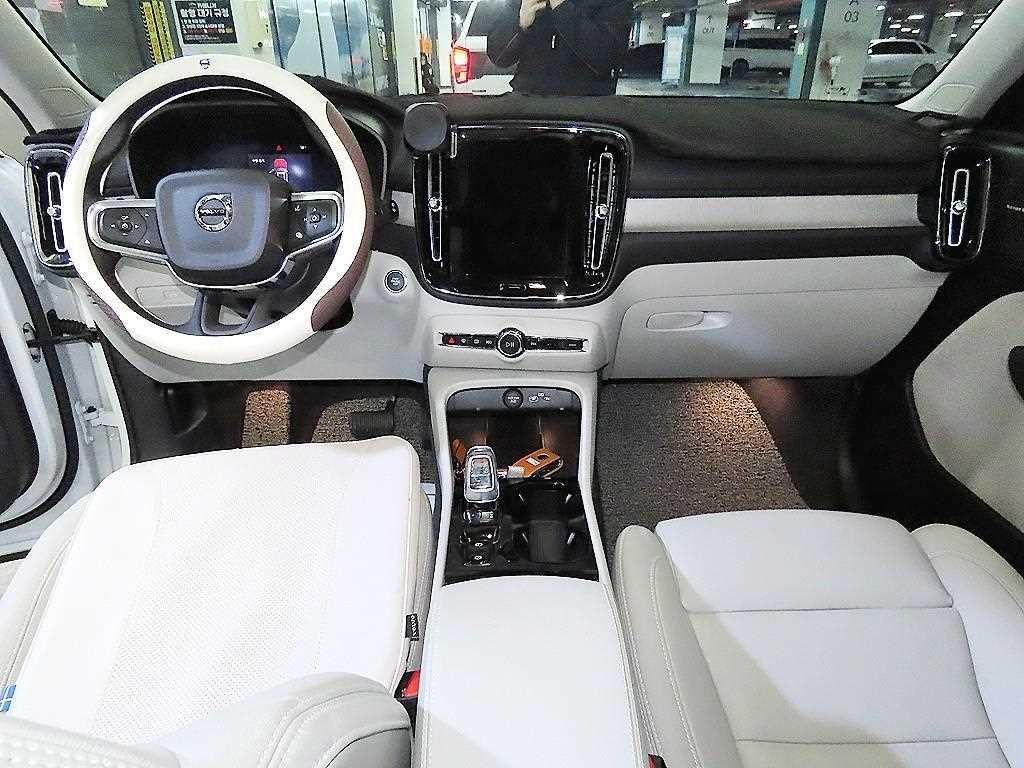 Volvo XC40 - Vista 10