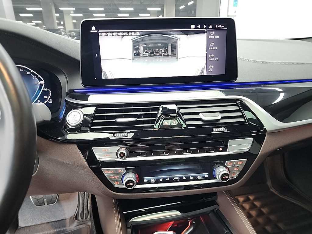 BMW 5 Series - Vista 10