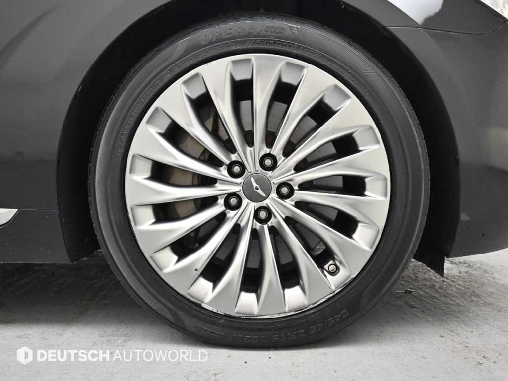 Genesis EQ900 - Vista 5