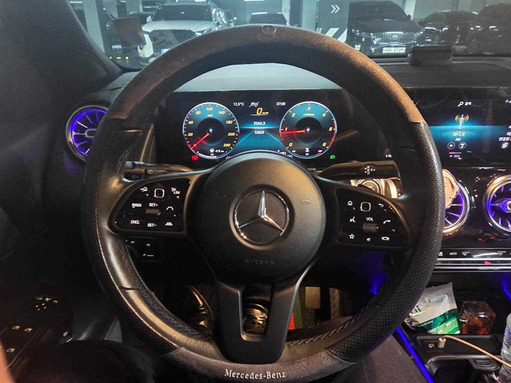 Mercedes Benz GLB Class - Vista 11