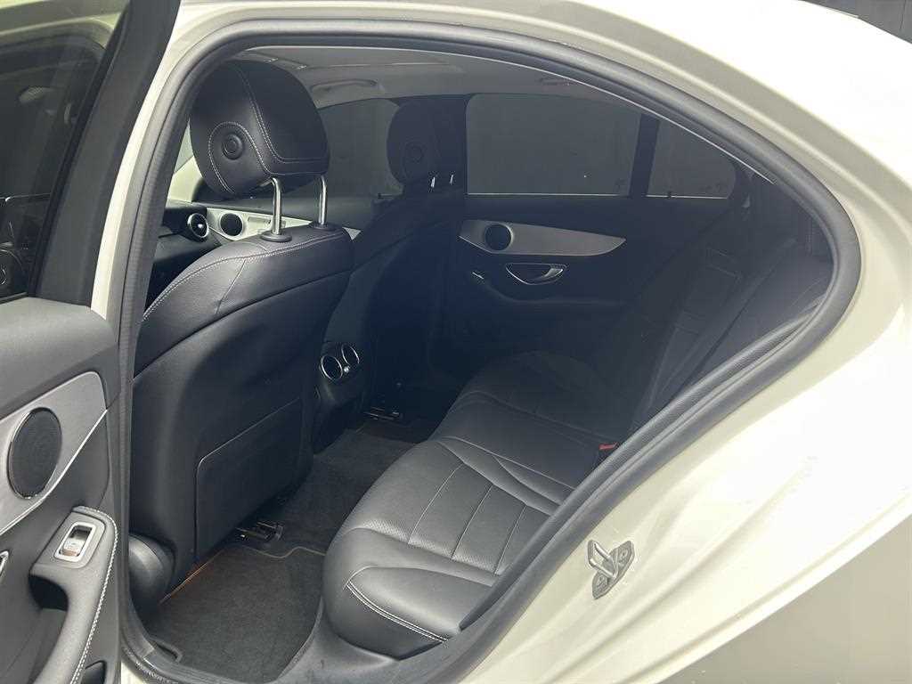 Mercedes Benz C Class - Vista 6