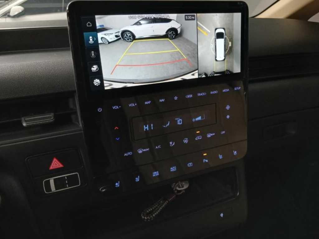 HYUNDAI Staria - Vista 10