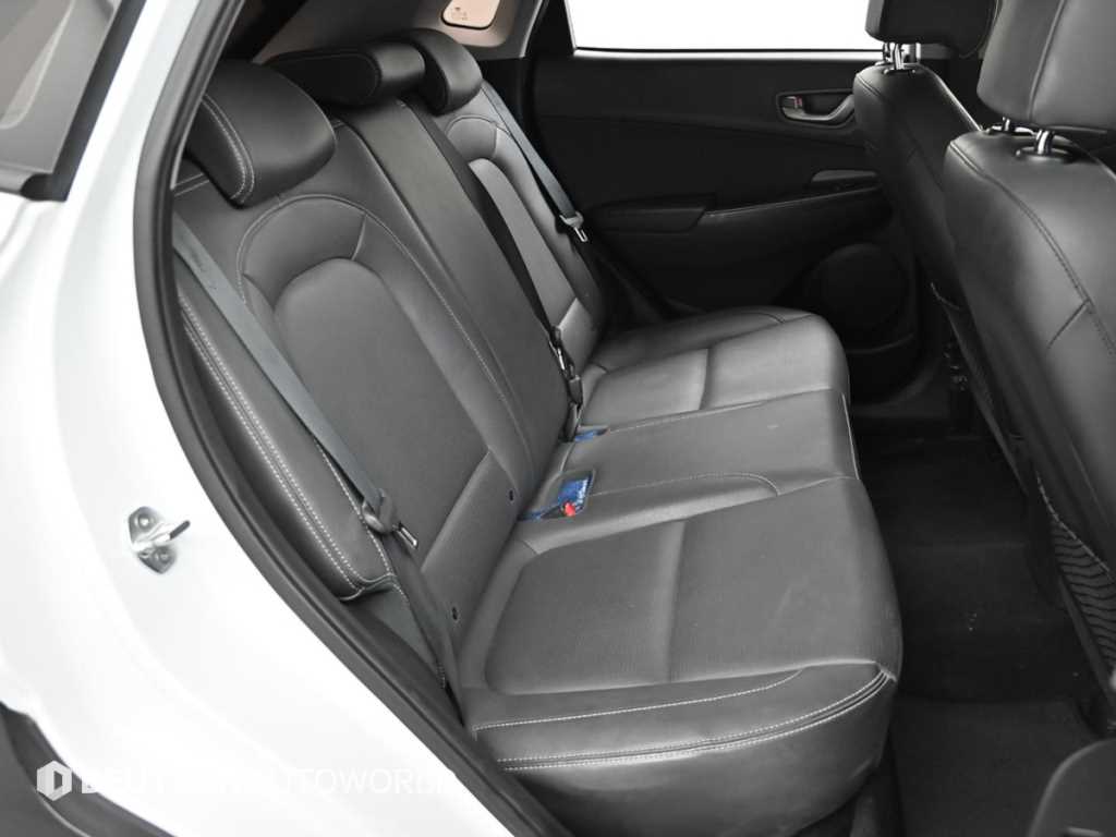 HYUNDAI Kona - Vista 12