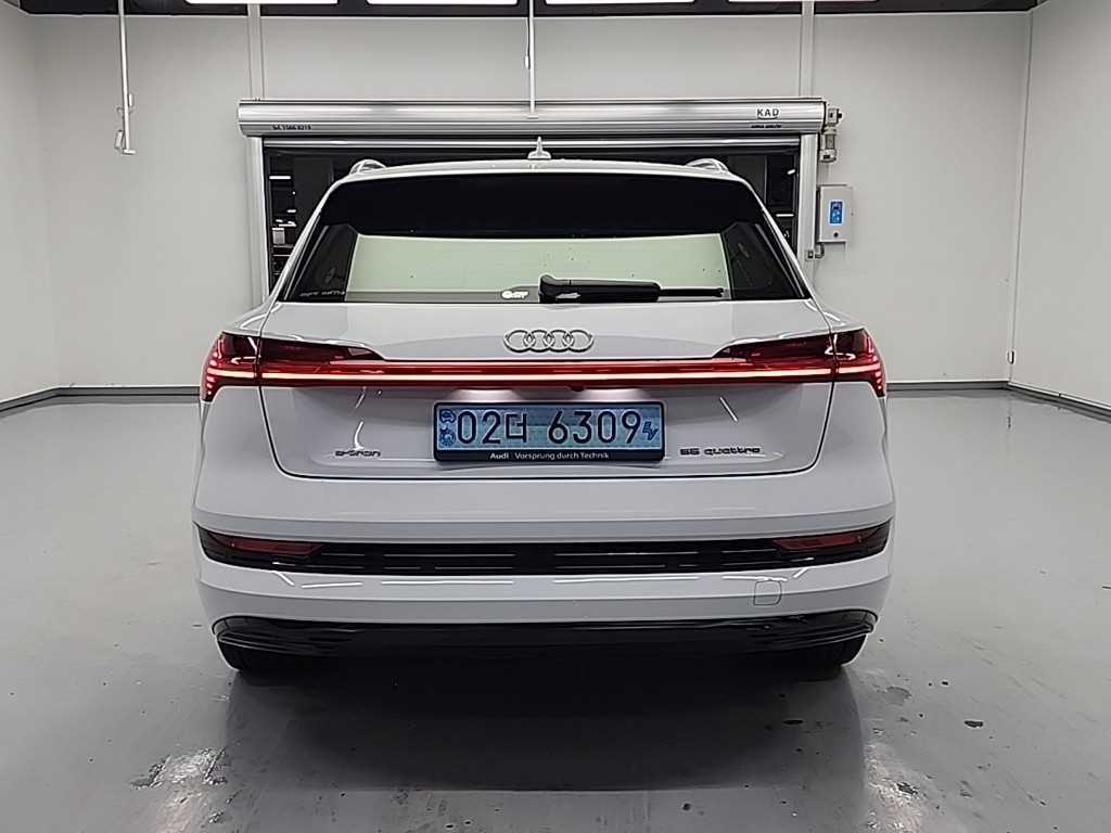 Audi e-Tron - Vista 3