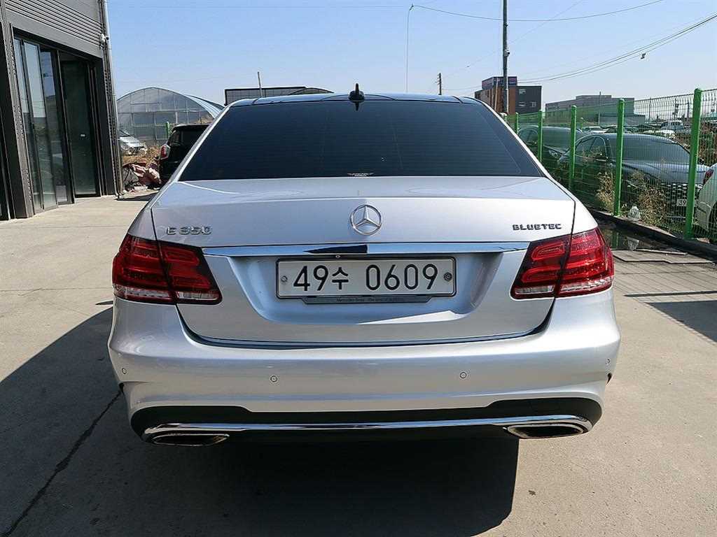 Mercedes Benz E class - Vista 4