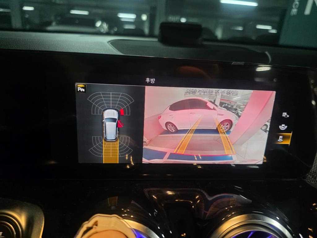 Mercedes Benz GLB Class - Vista 12