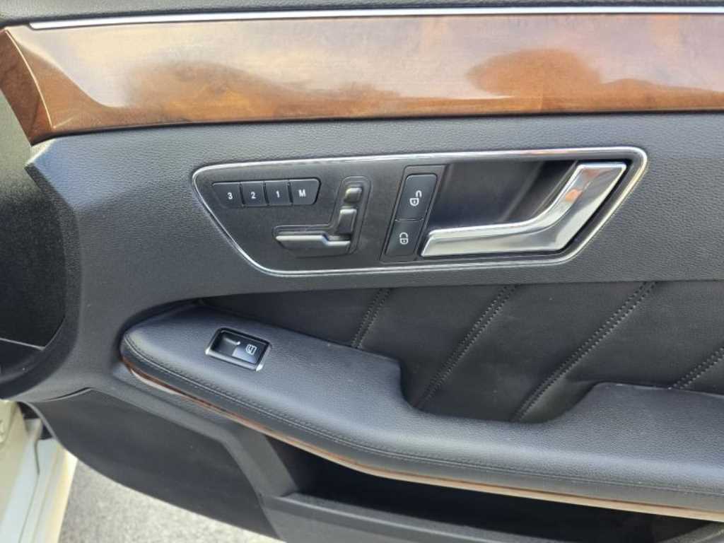 Mercedes Benz E class - Vista 10