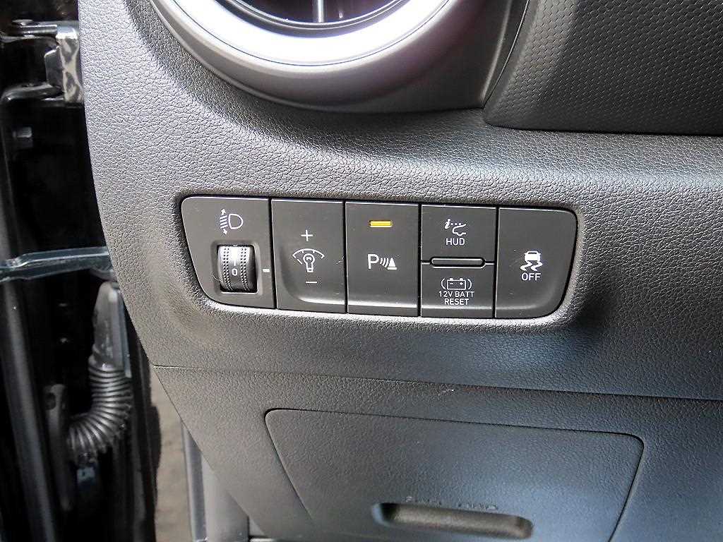 HYUNDAI Kona - Vista 12