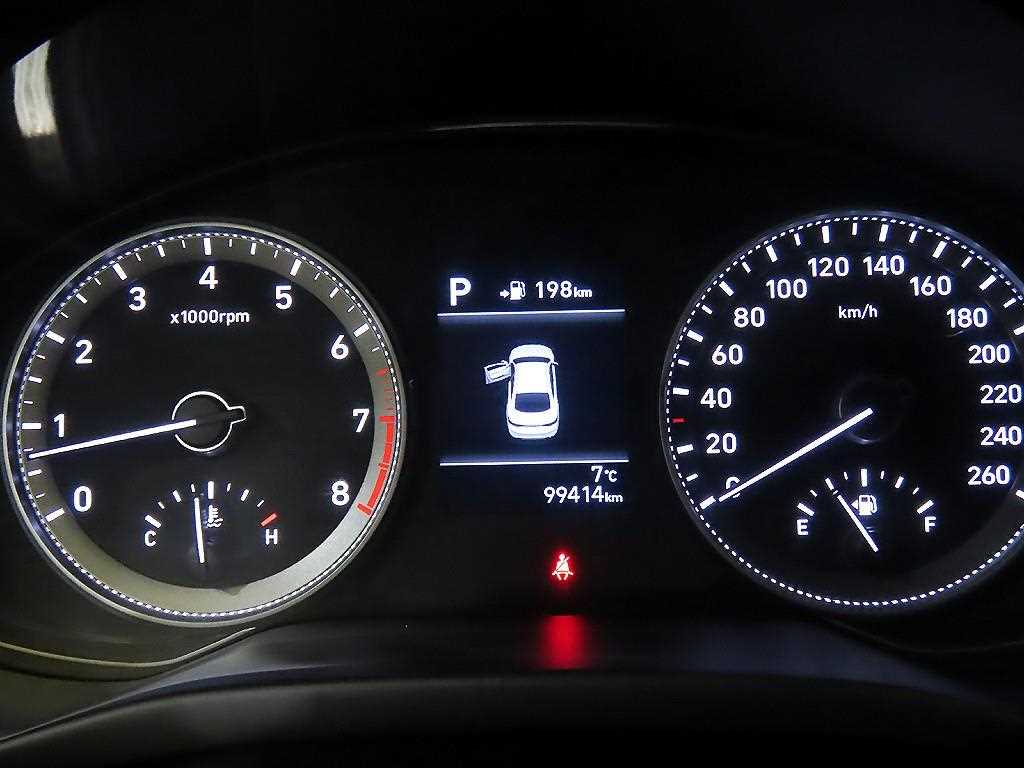 HYUNDAI Grandeur - Vista 9