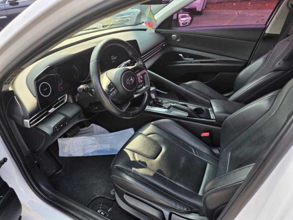 HYUNDAI Avante - Vista 11