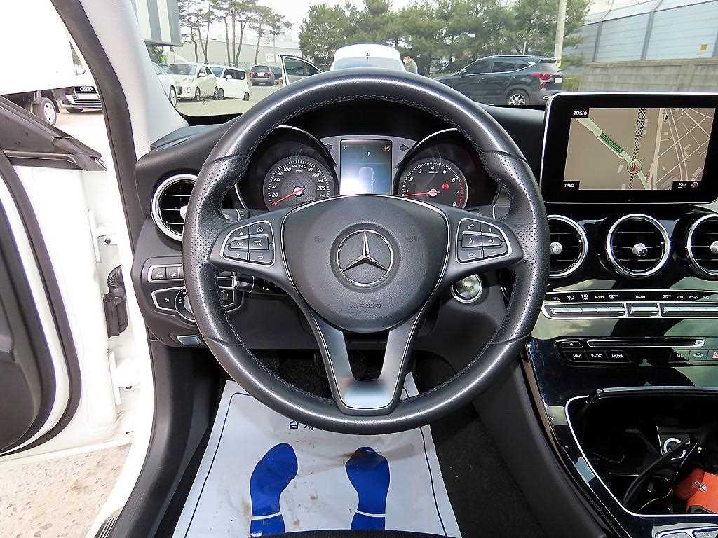 Mercedes Benz C Class - Vista 8