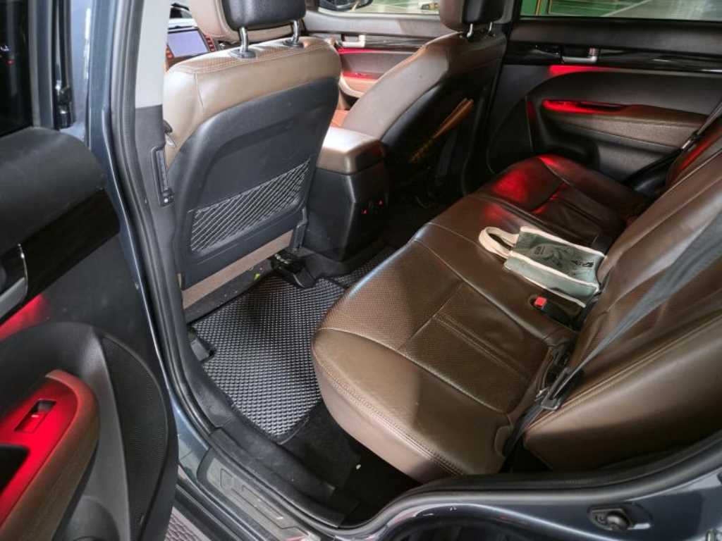 KIA Sorento - Vista 10