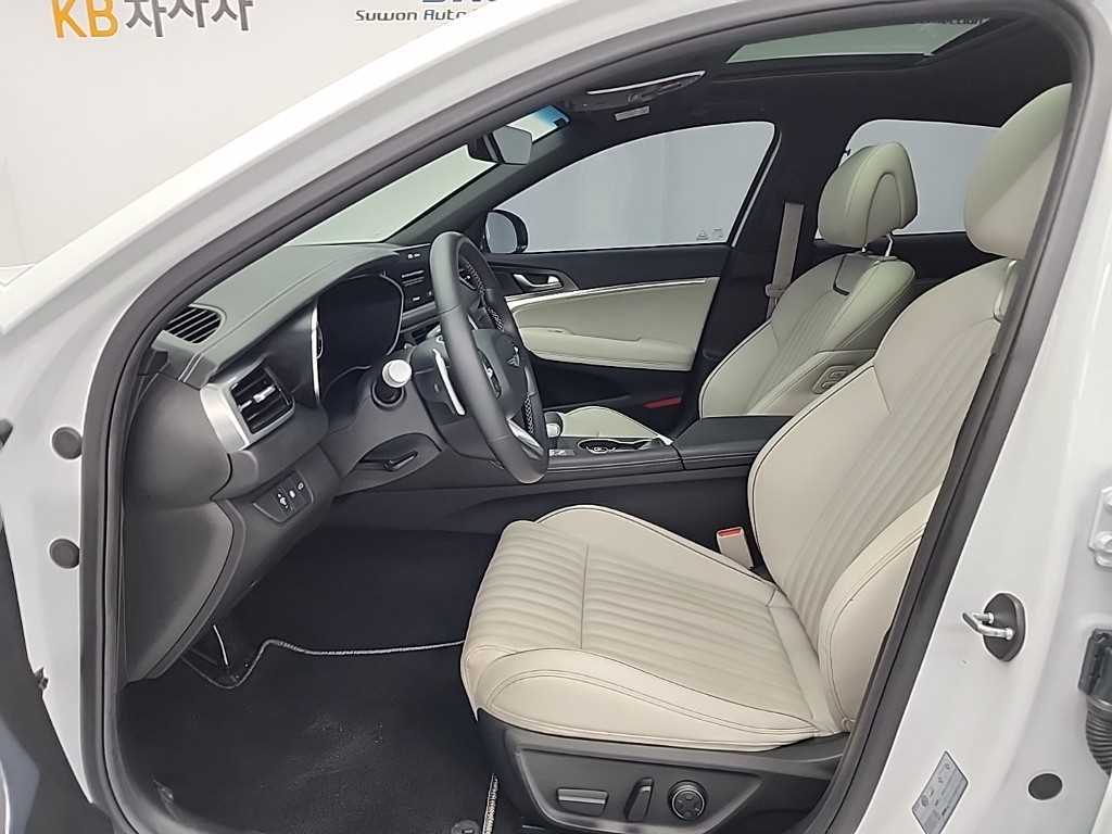 Genesis G70 - Vista 11