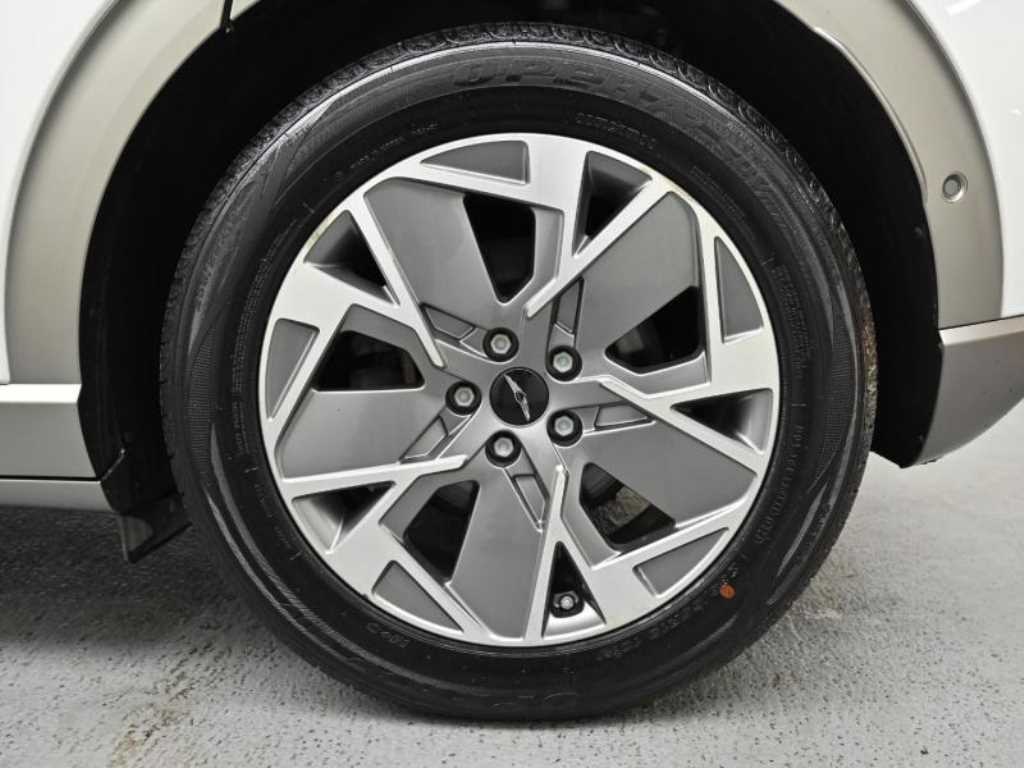 Genesis GV60 - Vista 5