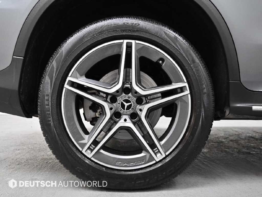 Mercedes Benz GLC Class - Vista 5