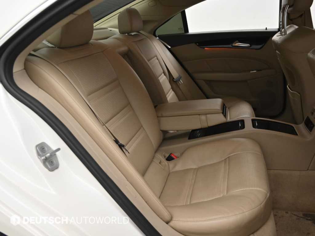 Mercedes Benz CLS Class - Vista 12