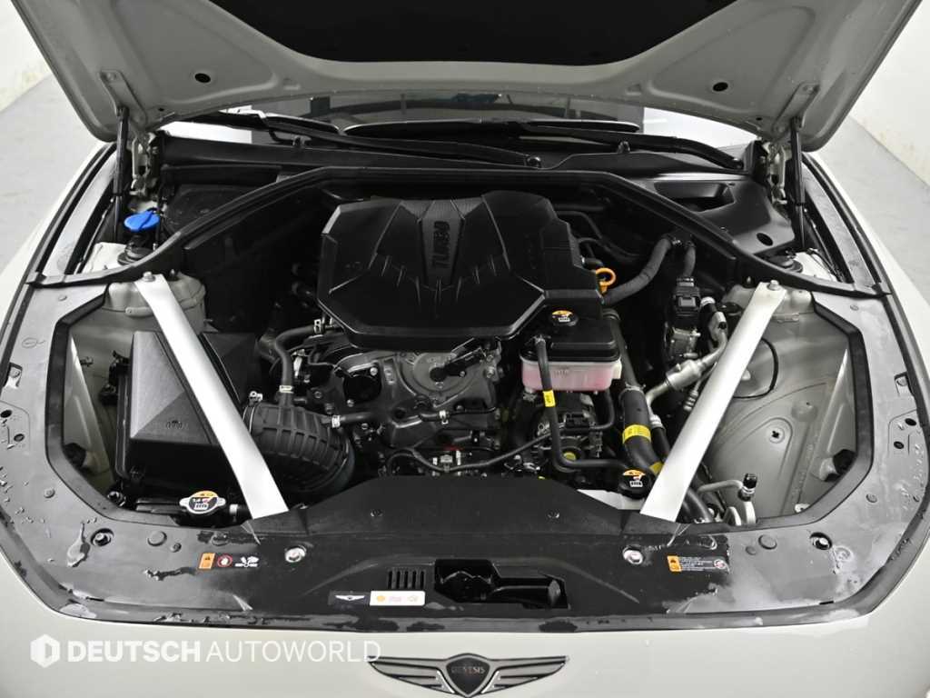 Genesis G70 - Vista 6