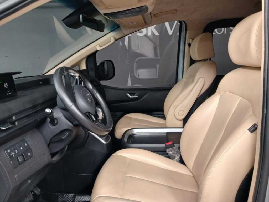 HYUNDAI Staria - Vista 12