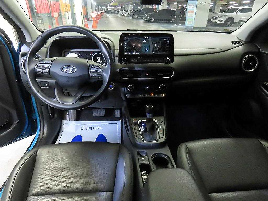 HYUNDAI Kona - Vista 10