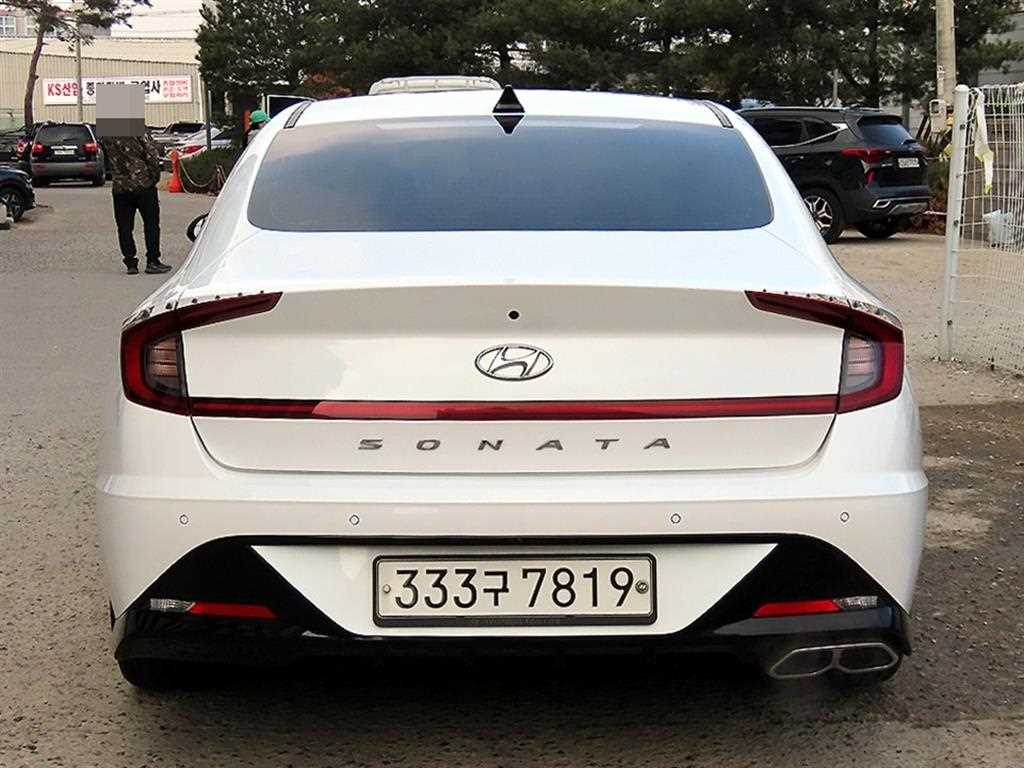 HYUNDAI Sonata - Vista 4