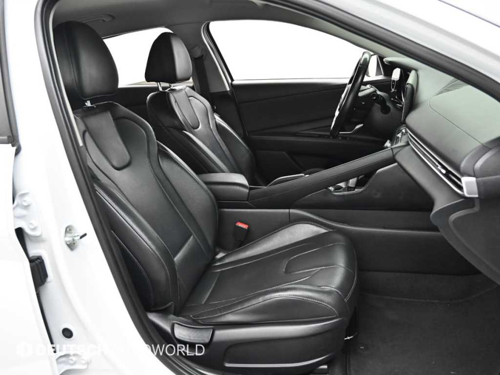 HYUNDAI Avante - Vista 10